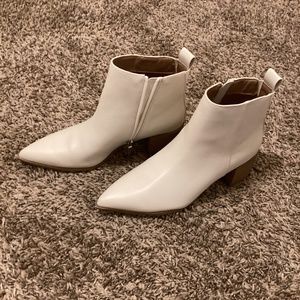 Target, 7 1/2, Cream colored